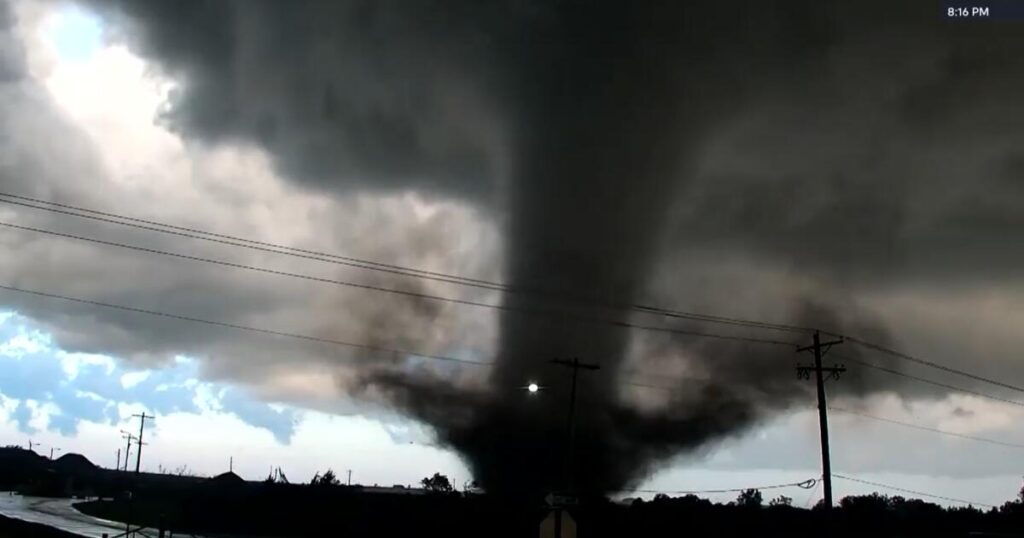 Tornado barrels through Oklahoma, damaging 40 homes and shutting down roads