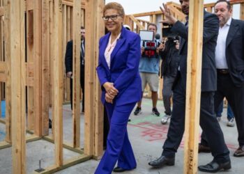 Karen Bass seeks City Council approval for $360-million affordable housing, using ‘mansion tax’ funding