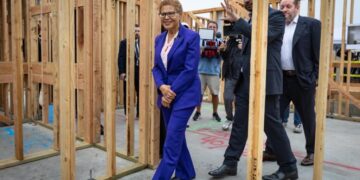 Karen Bass seeks City Council approval for $360-million affordable housing, using ‘mansion tax’ funding