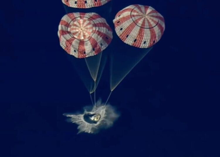 Artemis II astronauts safely splash down off San Diego coast after historic moon mission