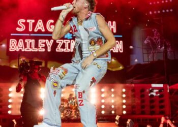 10 minutes backstage with Bailey Zimmerman at Stagecoach