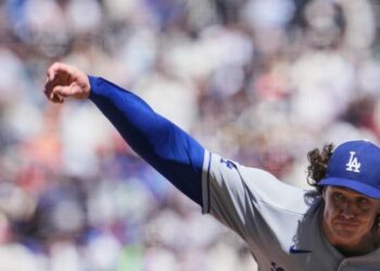 Tyler Glasnow throws eight scoreless innings to help Dodgers salvage finale vs. Giants