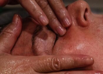 Do your eyes hurt reading this headline? An ‘Eyeball Care’ massage can help