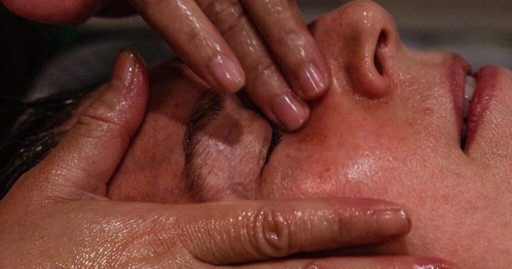Do your eyes hurt reading this headline? An ‘Eyeball Care’ massage can help
