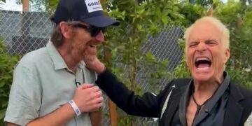 10 (more) minutes backstage with David Lee Roth at Stagecoach