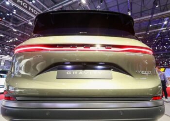 Lucid names new CEO and raises $750 million