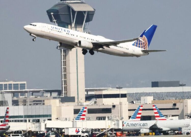 United Airlines pilot reports possible drone strike 3,000 feet over San Diego