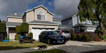 D.C. gala gunman wrote ‘manifesto,’ traveled from California before attack, officials say