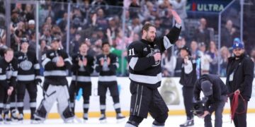 Anze Kopitar honored after Kings beat nemesis Oilers during regular-season home finale