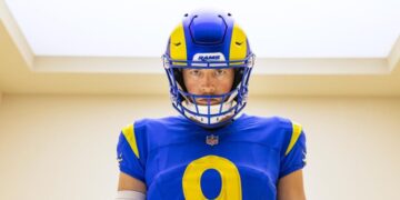 Rams unveil new uniforms, replacing their bone-color jerseys and adopting new accents