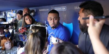 Dodgers’ Edwin Díaz first learned of the ‘loose bodies’ in his elbow in 2012