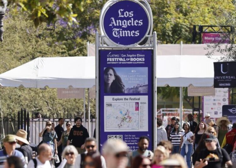 Crowds pack USC campus on opening day of L.A. Times Festival of Books