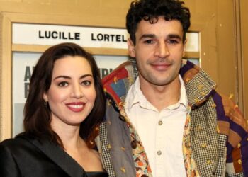 Aubrey Plaza and Christopher Abbott are having a baby