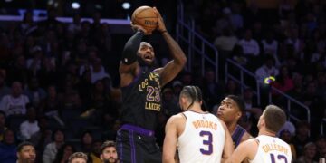 LeBron James and resilient Lakers defeat Suns, stay in hunt for No. 3 playoff seed