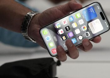 Supreme Court weighs phone searches to find criminals amid complaints of ‘digital dragnets’