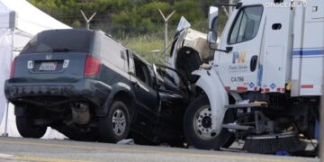 Crash of Honda SUV and street-sweeper truck in Playa del Rey ends in fatality