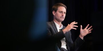Snap is cutting 1,000 workers in the latest tech layoff