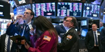 Stocks fall on a shaky Wall Street as Brent oil briefly barrels above $107