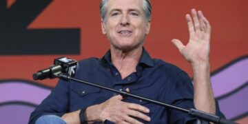 Newsom reluctant to endorse a successor, break gridlock in governor’s race