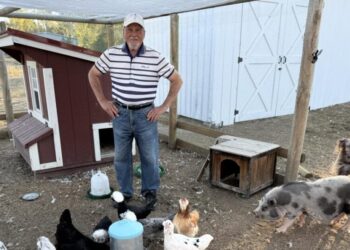 Loving retired farm life, Rogie Vachon reminisces about being L.A.’s first hockey star