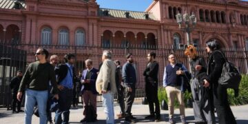 Argentina’s leader bars journalists from government HQ, raising concerns about press freedom