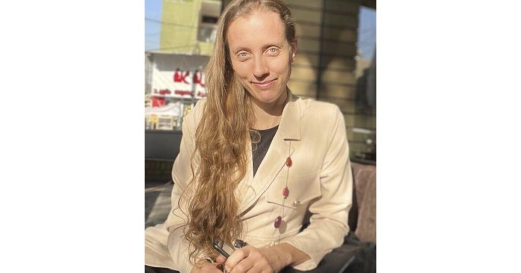 Mother hopes freed U.S. reporter will come home following her release from Iraqi captors