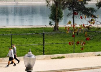 LAPD steps up patrols at Silver Lake Reservoir after two women are groped