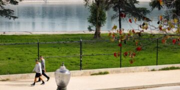 LAPD steps up patrols at Silver Lake Reservoir after two women are groped