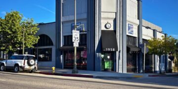 Looking for a neighborhood book bar? Skylight is opening a bookstore cafe in Eagle Rock