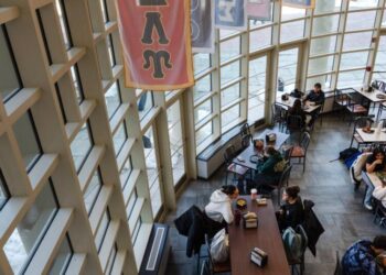 Colleges are swiftly shortening bachelor degree programs to three years