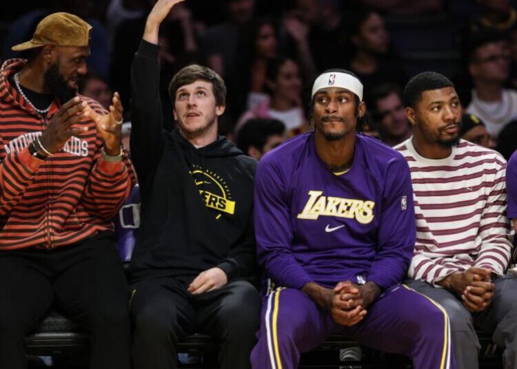 Broken Lakers need to shut down the season