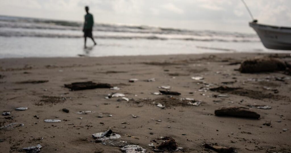 Pemex pipeline caused Gulf oil spill, company admits