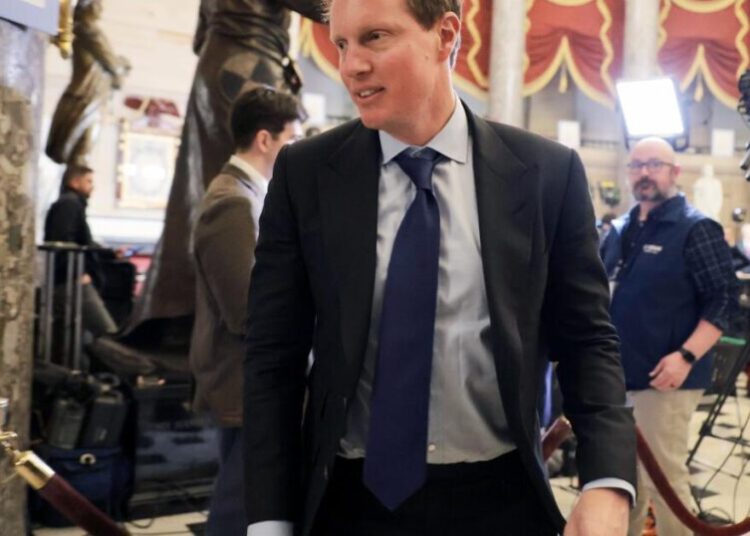 Paramount wants FCC to approve increased foreign ownership in Warner Bros. Discovery deal