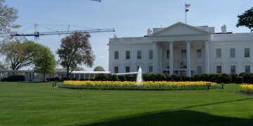 Secret Service investigates reports of gunfire near Lafayette Park across from the White House