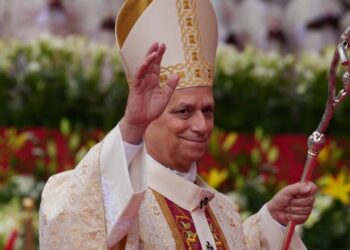 Pope urges U.S. and Iran to return to peace talks, condemns capital punishment