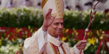 Pope urges U.S. and Iran to return to peace talks, condemns capital punishment