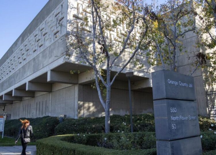 Former Orange County sheriff’s deputy had child sexual abuse images on his phone, prosecutors say