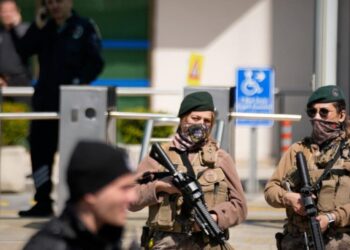 Gunmen attack building housing Israeli Consulate in Istanbul