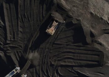 Coal’s fortunes shift as Trump uses orders and taxpayer money to keep plants operating