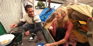 Under L.A. mayor’s $300-million homeless program, 40% have returned to the street