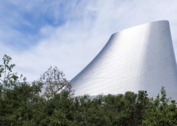 California Science Center completes construction of new building housing Endeavour shuttle