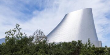 California Science Center completes construction of new building housing Endeavour shuttle