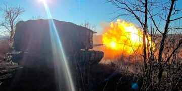 Russia and Ukraine trade deadly strikes as Zelensky travels to Istanbul for talks with Erdogan