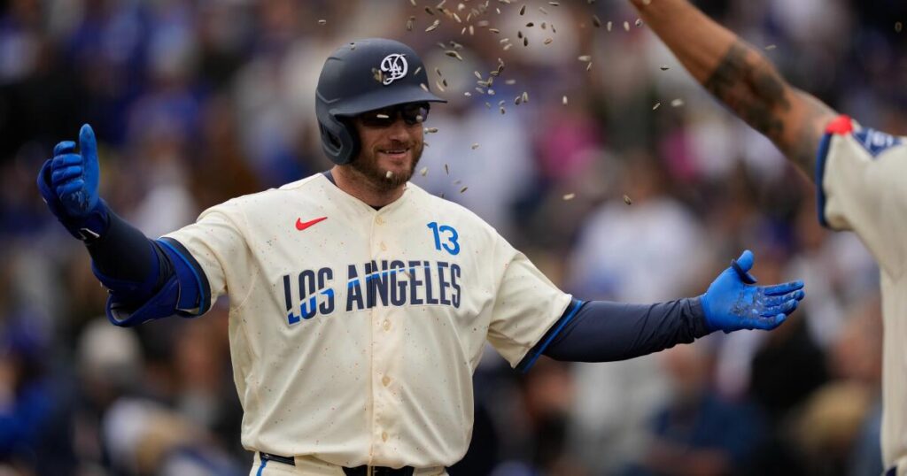 Dodgers rediscover their offense, scoring 12 runs to end Cubs’ 10-game win streak