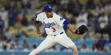 Dodgers are being careful with Edwin Díaz but don’t need him in loss to Rangers