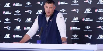 Patriots coach Mike Vrabel says photos with Dianna Russini led to ‘difficult conversations’ with family, team