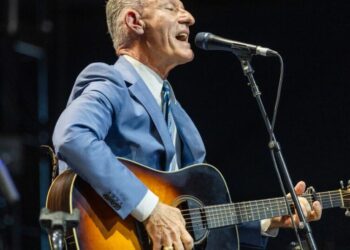 10 minutes backstage with Lyle Lovett at Stagecoach