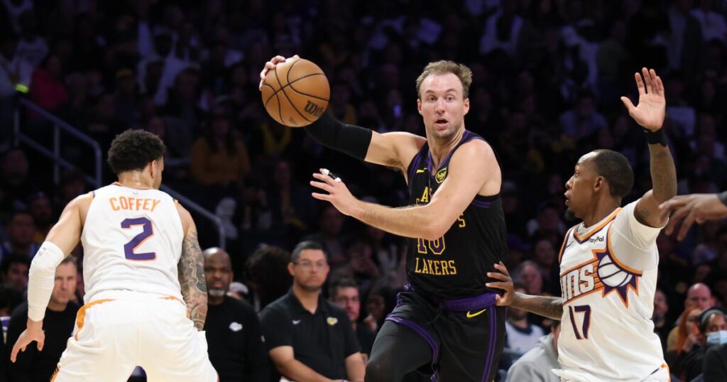 ‘He does so many more things.’ How Luke Kennard became the Lakers’ emergency point guard
