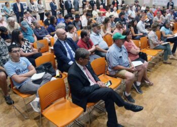 How Spanish speakers are shut out of L.A.’s planning processes