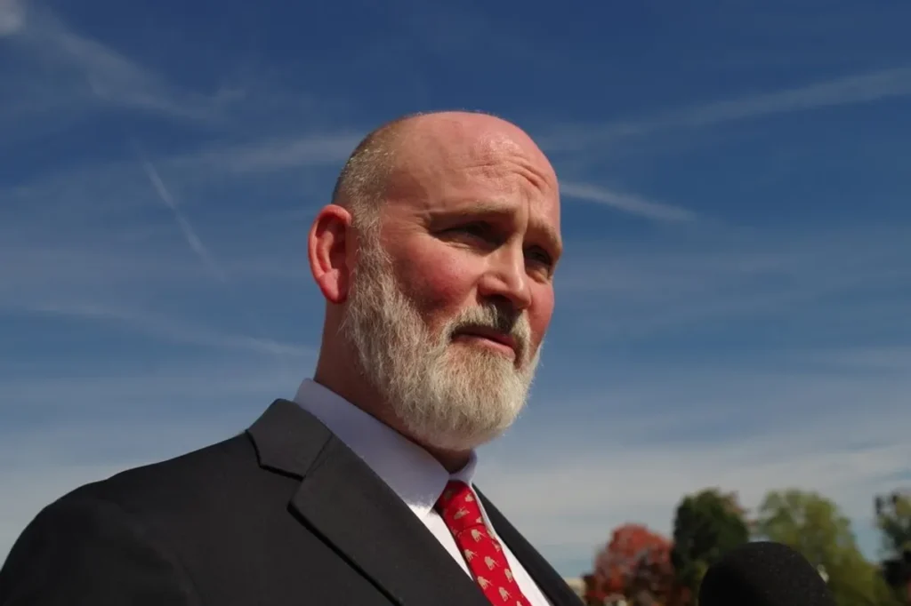 ‘They’re terrible’: GOP lashes out at media for historic disapproval ahead of midterms